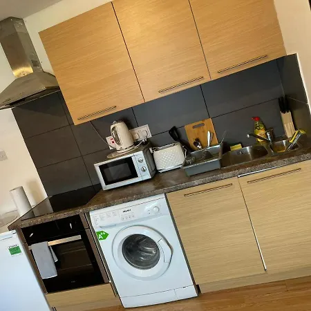 1 Bedroom And Studio Apartments Leeds City Heaven